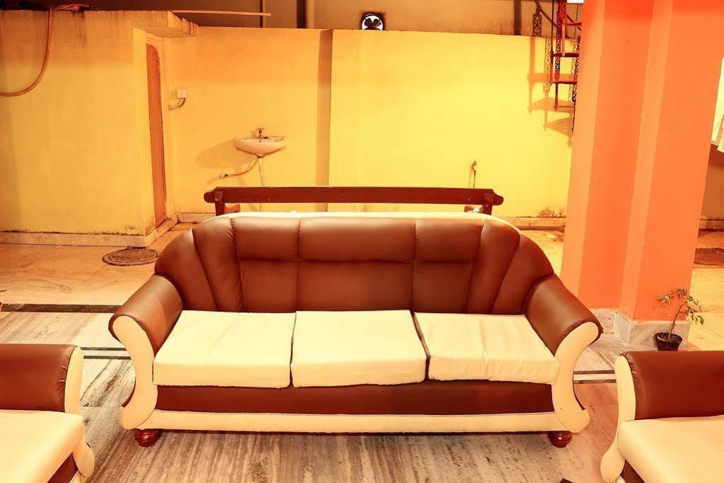 Super Hotel O Tagore Park Ruby Road Kolkata Exterior photo